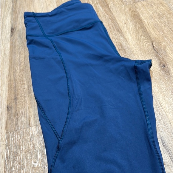 Lululemon Size 10 Athletica Blue Leggings for Active Wear - Picture 10 of 11